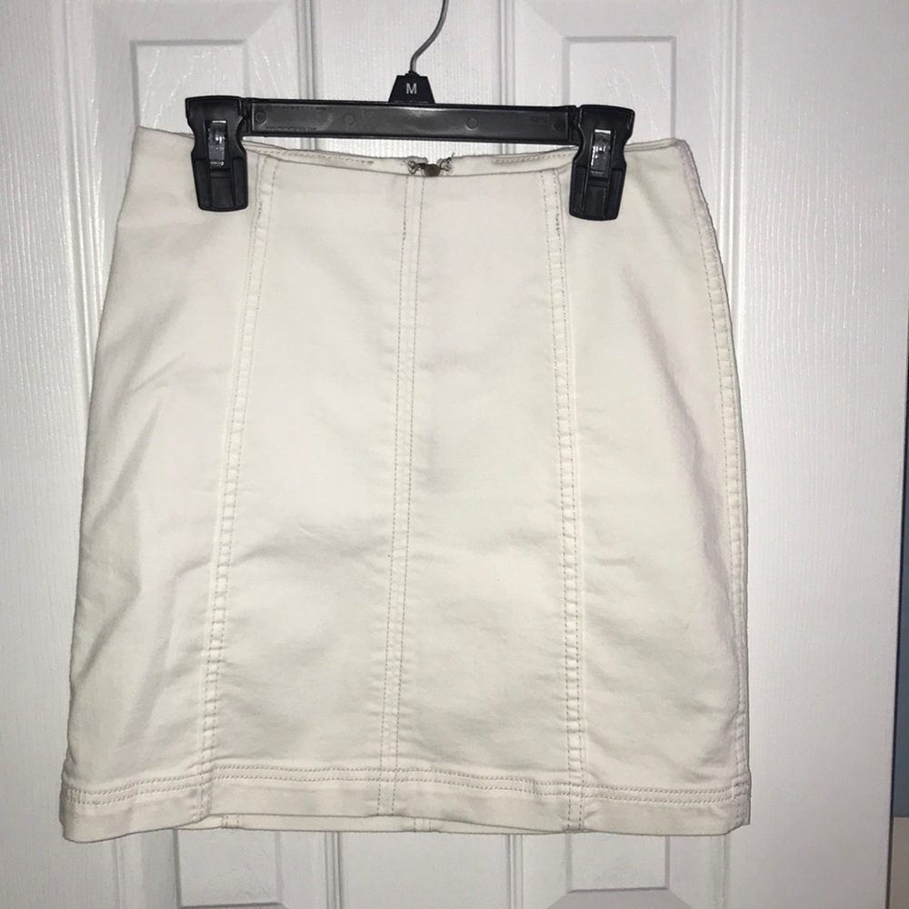 NEVER WORN Free People white denim mini skirt
